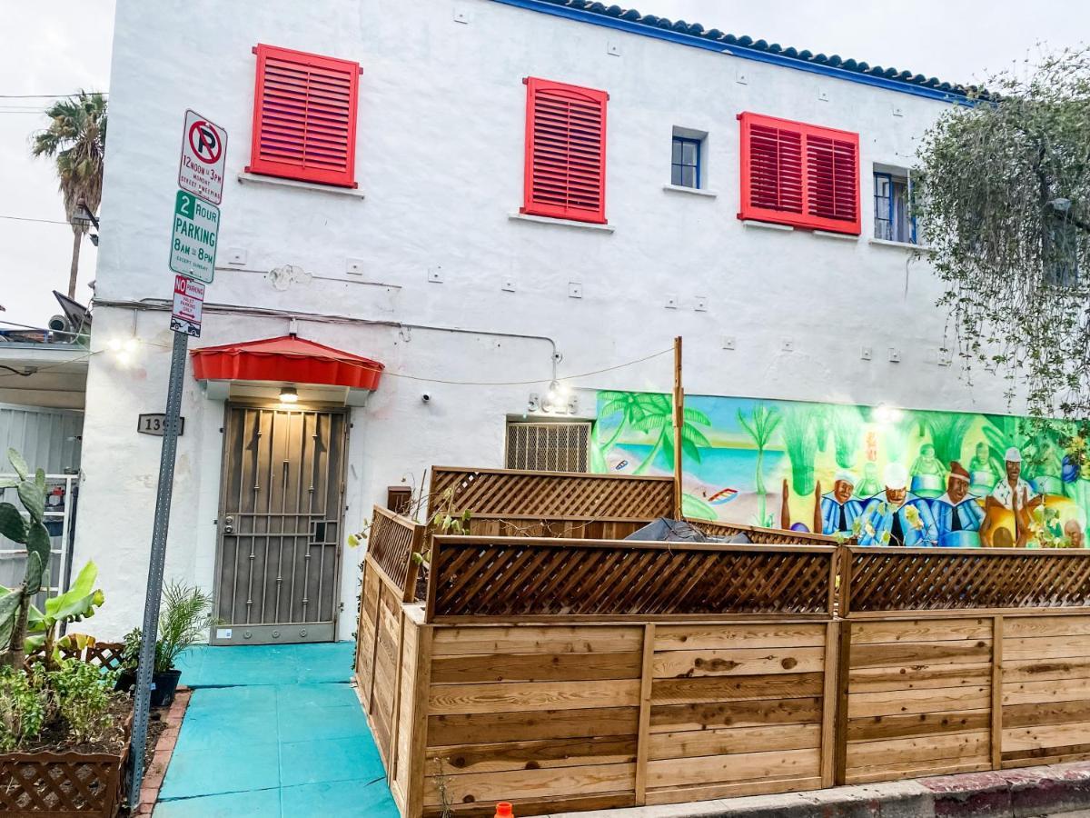 Island Girl Spa + Bed And Breakfast Los Angeles Exterior foto